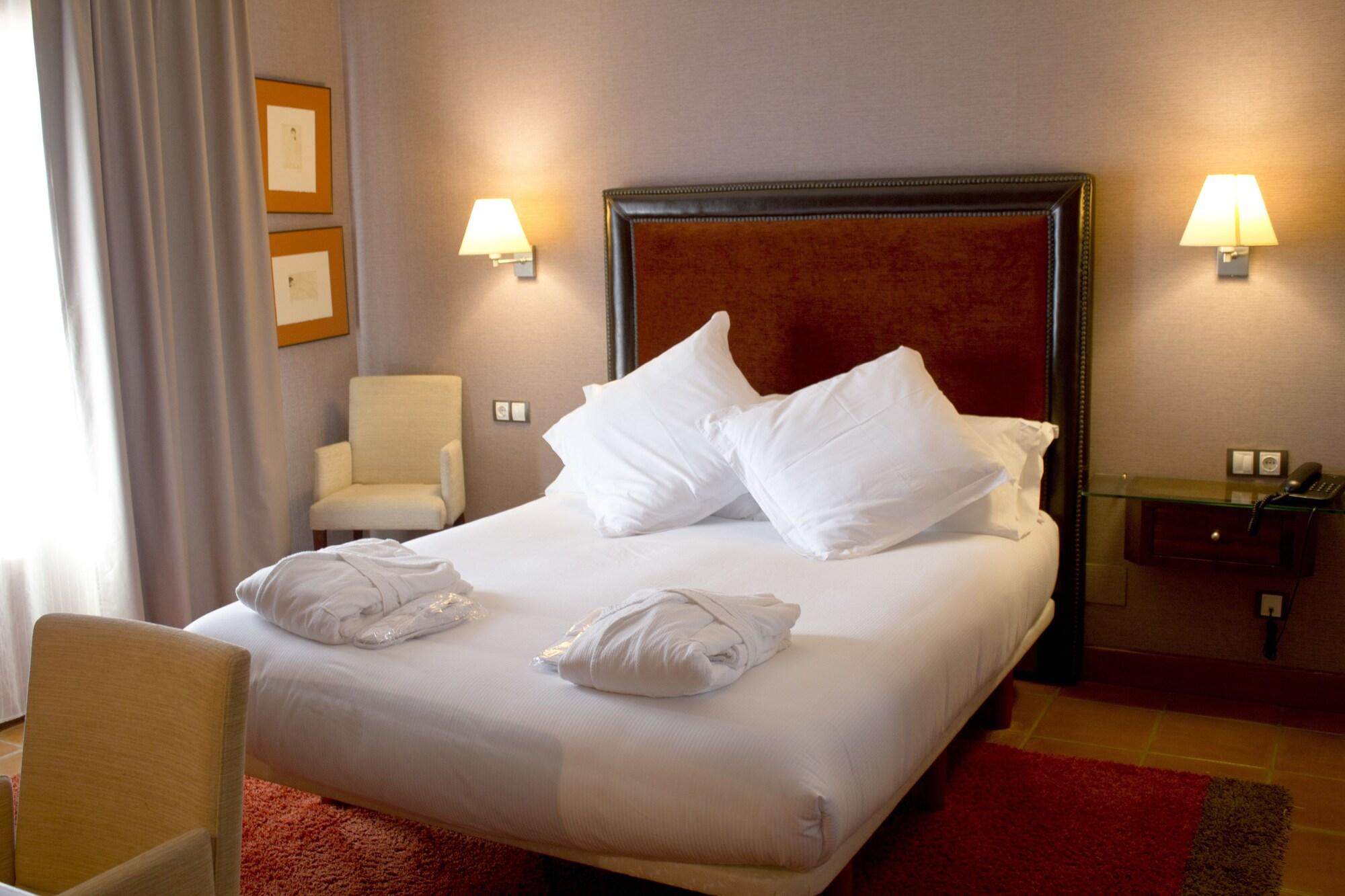 Hotel Balcon De La Cuesta Andrín エクステリア 写真
