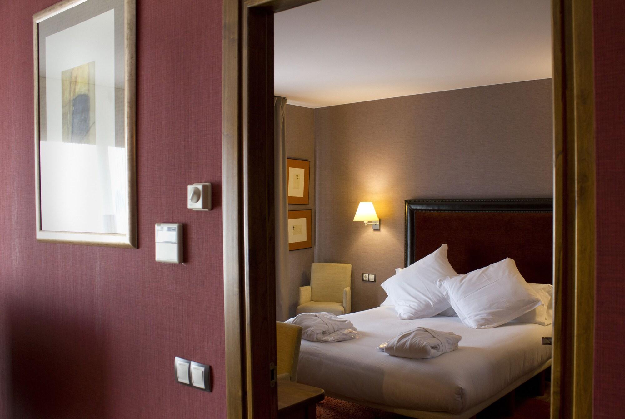Hotel Balcon De La Cuesta Andrín エクステリア 写真