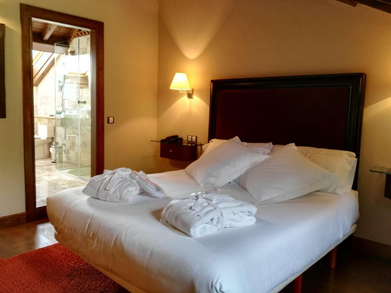 Hotel Balcon De La Cuesta Andrín エクステリア 写真
