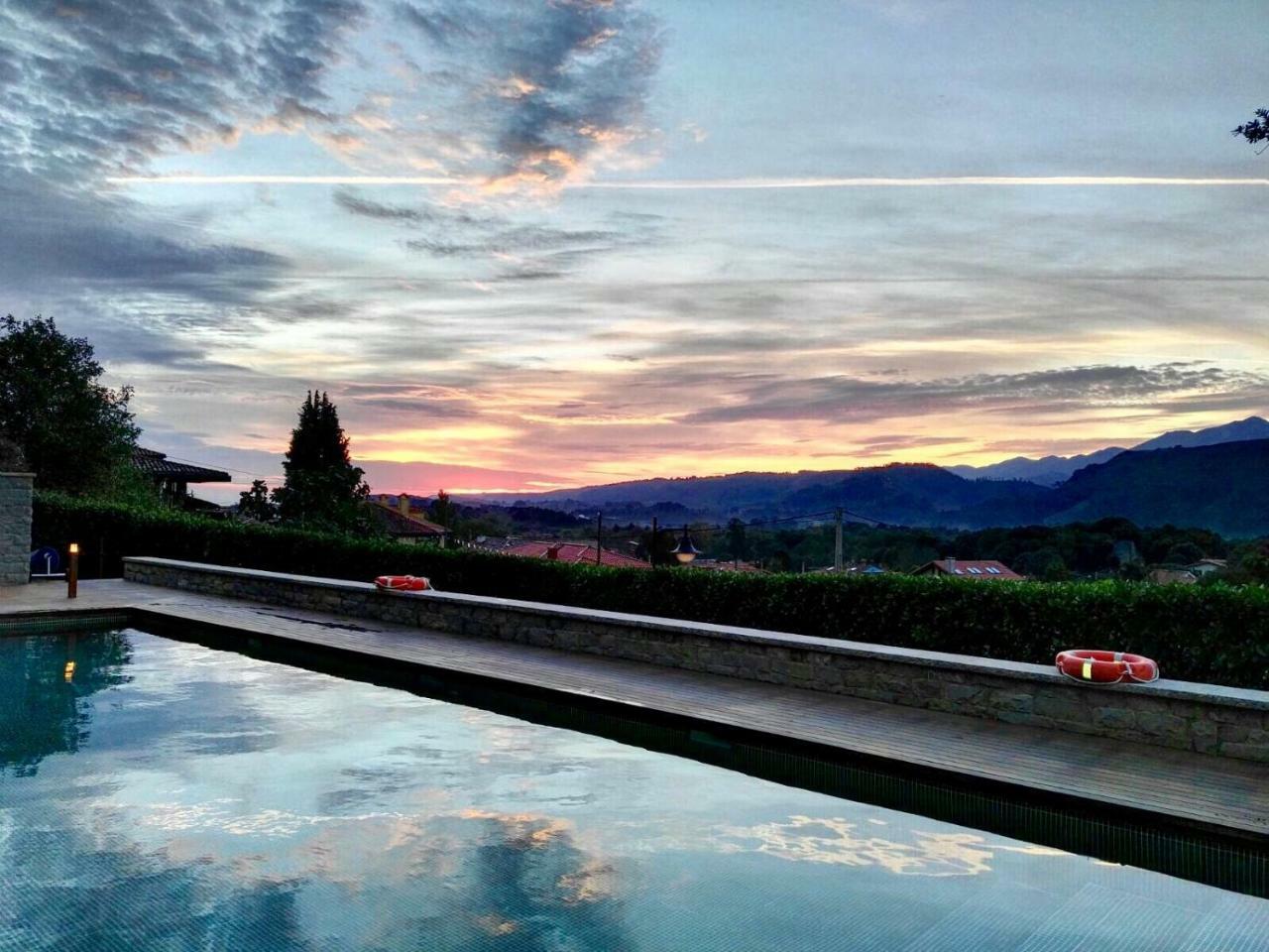 Hotel Balcon De La Cuesta Andrín エクステリア 写真